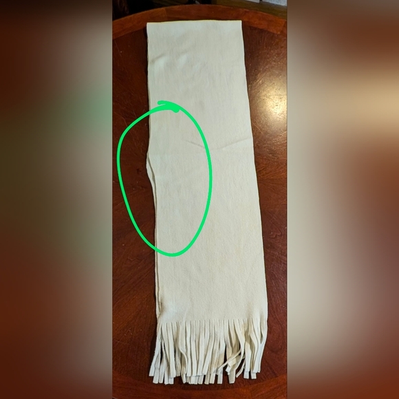 EUC Old Navy Womens White Scarf with Fringes - Picture 4 of 7